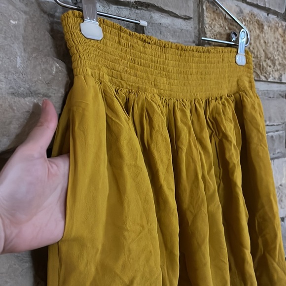 Banana Republic Mustard Yellow Flowy Skirt Size XL - Picture 9 of 11